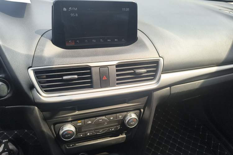 Used Mazda Mazda 3 Axela 2017 Sedan 1.5L Automatic Luxury Model Emission Standard China V