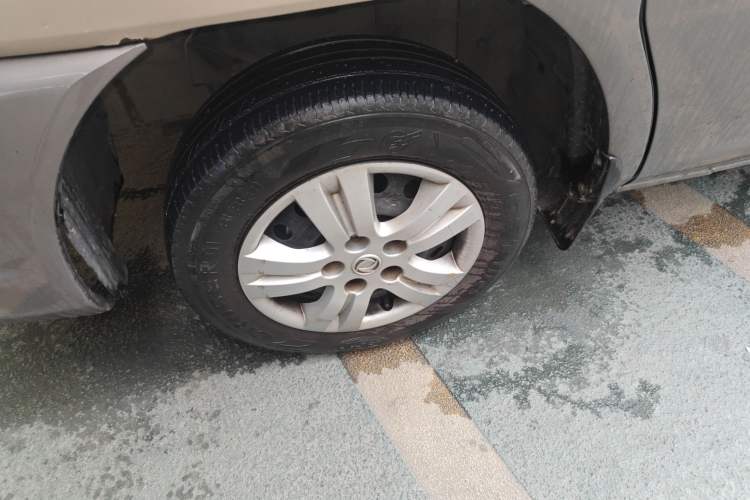 Used FORTHING Lingzhi 2014 V3 1.5L 7-Seater Luxury Model