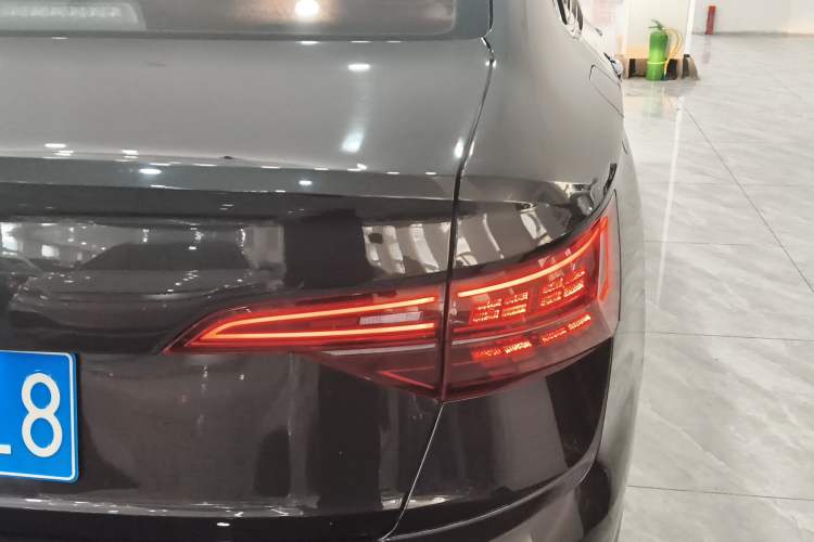 Used Volkswagen Sagitar 2021 200TSI DSG Comfort Connect Edition Right Rear Taillight