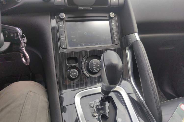 Used Peugeot 3008 2013 2.0L Automatic Trend Edition Audio And AC Panel