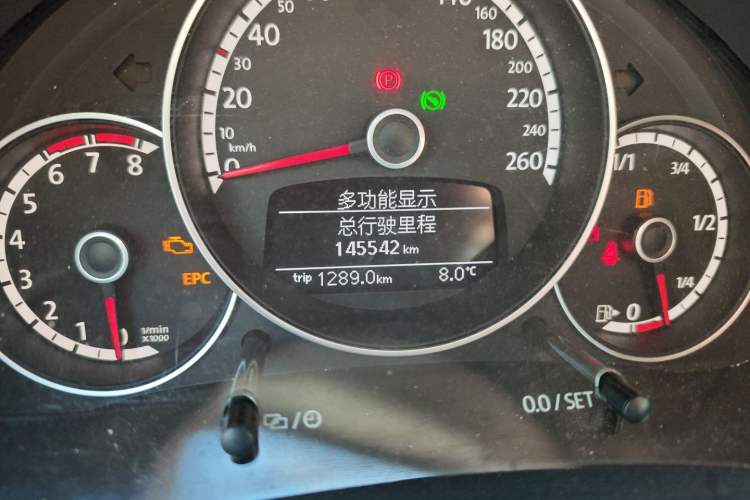 Used Volkswagen Beetle 2013 1.4TSI Fashion Edition Odometer Close Up