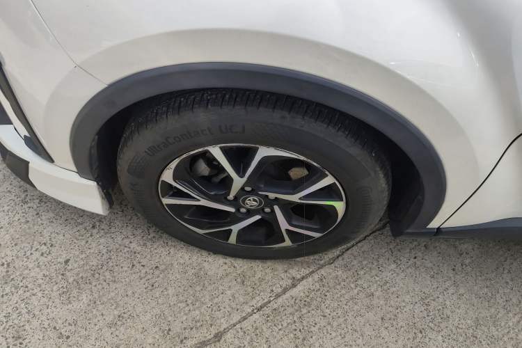 Used Toyota C-HR 2018 2.0L Luxury Edition China VI Standard Exterior 4