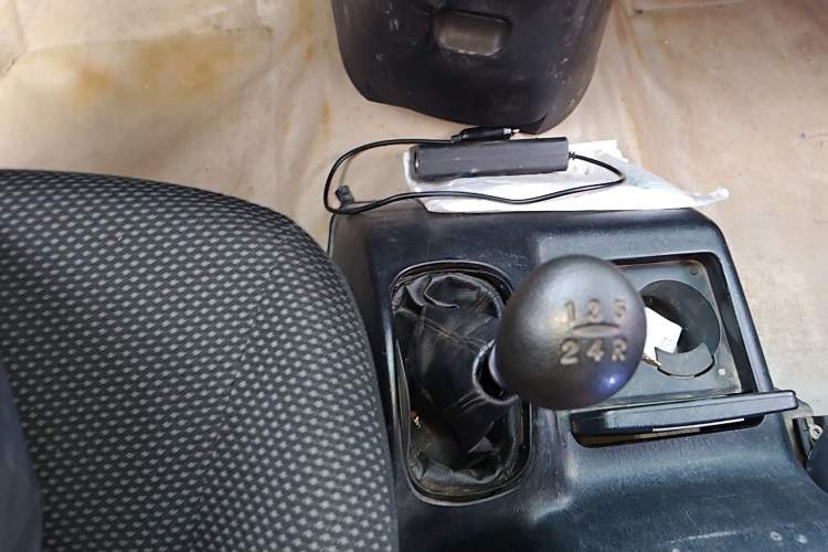 Used JAC Group Refine 2008 2.0L Shuttle Gasoline Basic Version with Single Air Conditioner Gear Lever