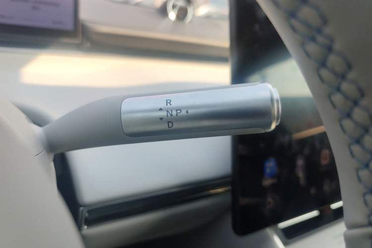 Used Hima Luxeed S7 2025 855 km Max