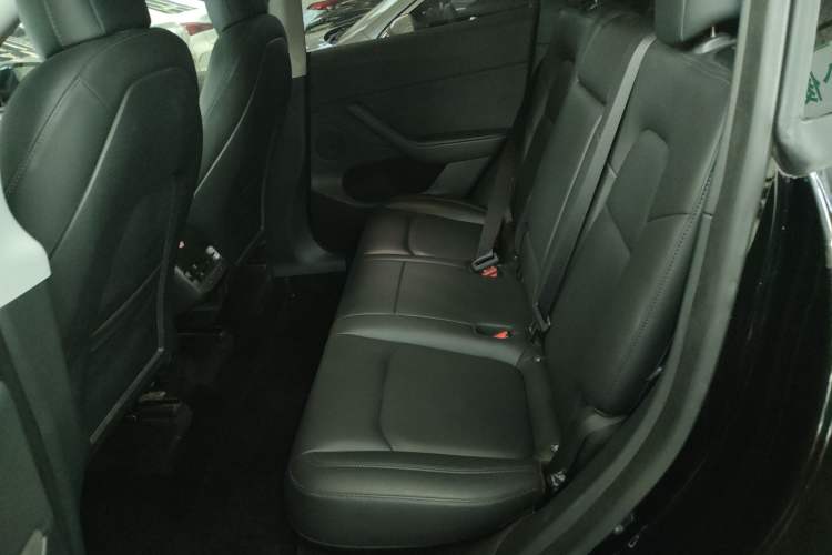 Used Tesla Model Y 2021 Long-Range All-Wheel-Drive Version Left Rear Seat