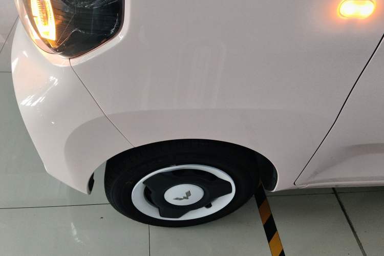 Used Wuling Hongguang MINIEV 2022 Macaron Premium Model – Lithium Iron Phosphate Left Front Wheel Hub