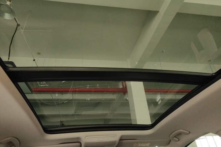 Used Volkswagen Tiguan L 2020 330TSI Automatic Two-Wheel Drive R-Line Flagship Version China VI Standard Headliner