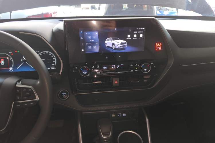 Used Toyota Highlander 2024 2.5L Smart Electric Hybrid Dual-Motor Two-Wheel Drive Luxury Version 7 Seats