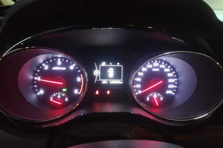 Used Kia Carnival 2015 2.2T Luxury Edition China IV Instrument Cluster