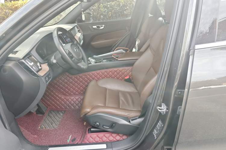 Used Volvo XC60 2022 B5 4x4 Smart Luxury Edition
