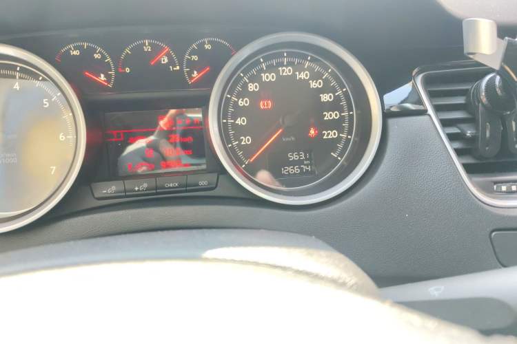 Used Peugeot 508 2015 1.6THP Automatic Prestige Edition Odometer Close Up