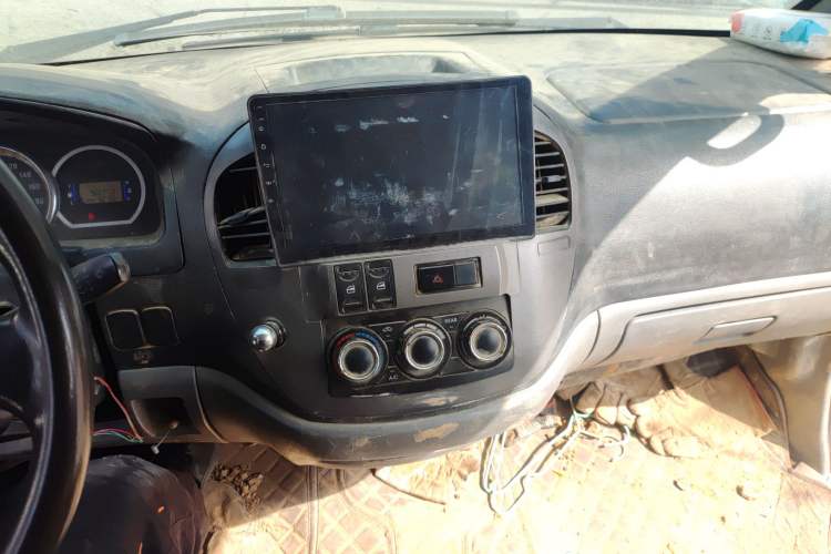 Used FORTHING Lingzhi 2014 M5 Q7 2.0L 7-seat Long-wheelbase Comfort Version
