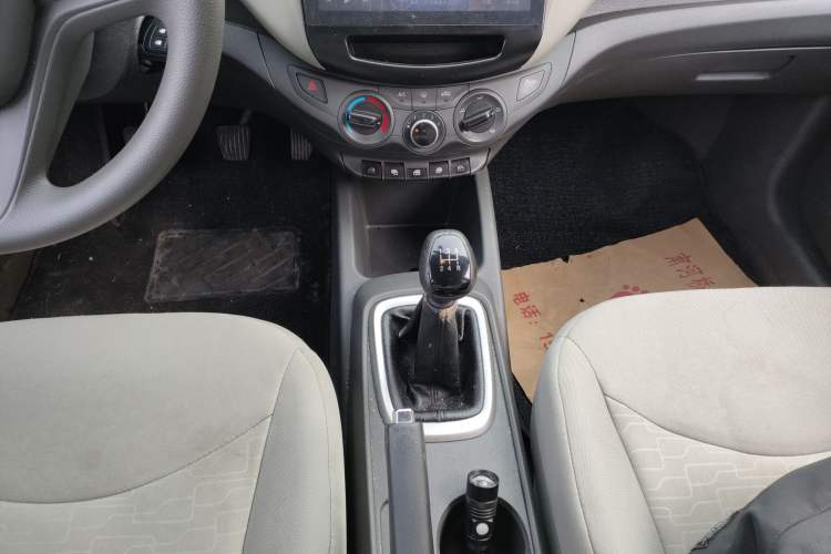 Used Chevrolet Sail 2015 Sail 3 1.5L Manual with Ideal Sunroof Edition Gear Lever