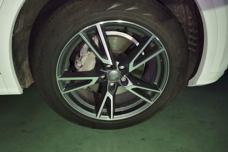 Used Audi Q5L 2020 40 TFSI Prestige Fashion Edition Right Front Wheel Hub