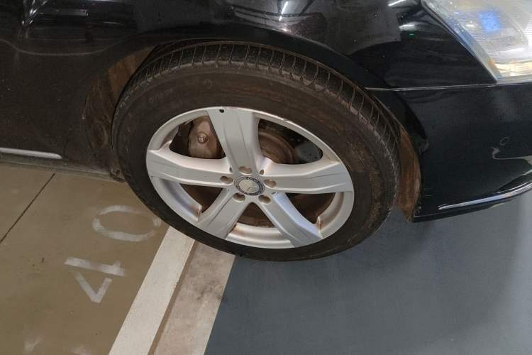 Used Mercedes-Benz S-Class 2012 S 300 L Prestige Grand Edition Right Front Wheel Hub