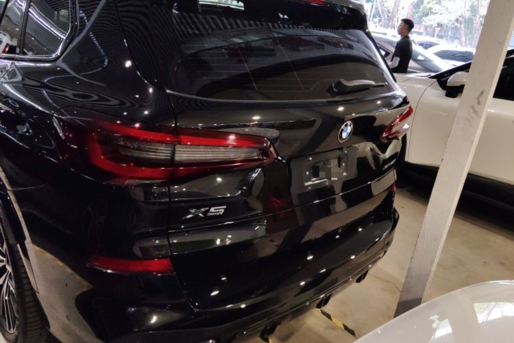 Used BMW X5 2021 xDrive40i Luxury Model with M Sport Package
