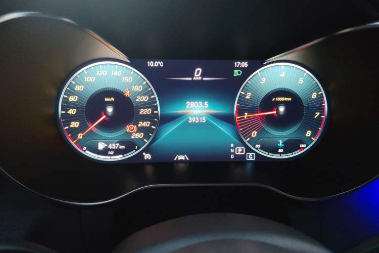 Used Mercedes-Benz GLC 2022 GLC 300 L 4MATIC Dynamic Edition Prestige Model Odometer Close Up