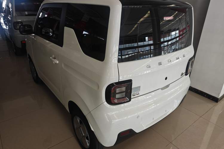 Used Geely Galaxy Panda 2024 Panda Mini 200km Endurance Bear
