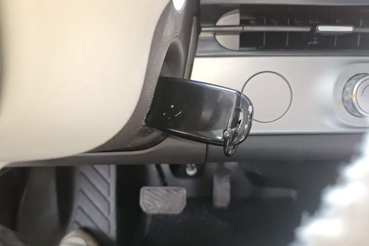 Used CHANGAN NEVO Lumin 2026 Model Treasure Edition 205km Passionate Beige Ningde Vehicle Key