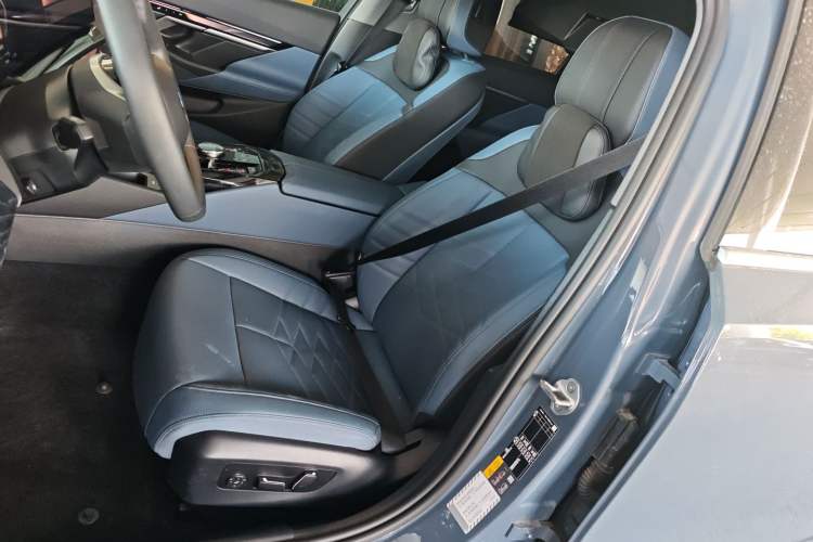 Used BMW i5 2025 eDrive 40L Luxury Package
