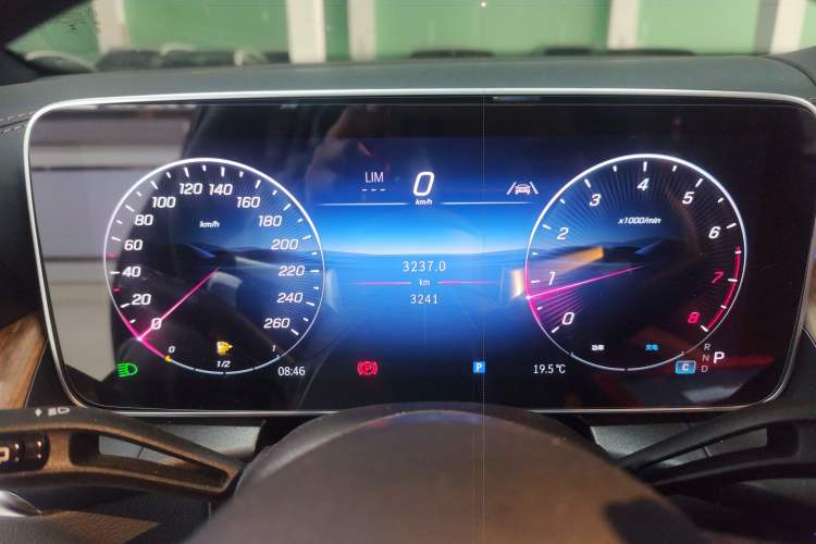 Used Mercedes-Benz GLC 2025 Refreshed GLC 300 L 4MATIC Dynamic Version 5 Seats Instrument Cluster