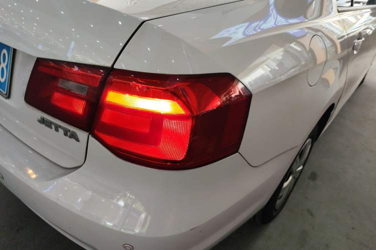 Used Volkswagen Jetta 2015 1.4L Manual Fashion Model