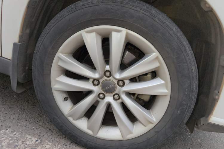 Used Haval H2 2015 1.5T Automatic Two-Wheel Drive Elite Edition Right Front Wheel Hub