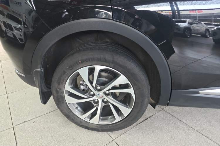 Used Buick Envision 2022 Facelift Encore S 552T Two-Wheel Drive Elite Model Exterior 5