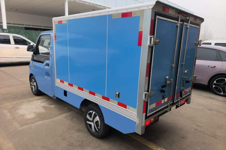 Used REACH MINI Truck 2023 140km Long Wheelbase Van Ambition Version