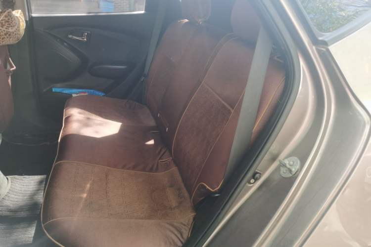 Used Hyundai ix35 2010 2.0L Automatic Two-Wheel Drive New Edition GL Left Rear Seat