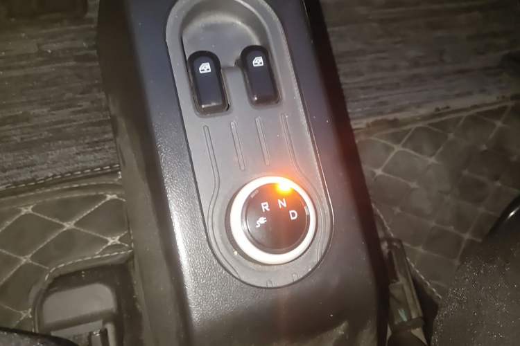 Used Wuling Hongguang MINIEV 2021 Macaron Premium Model – Lithium Iron Phosphate Gear Lever