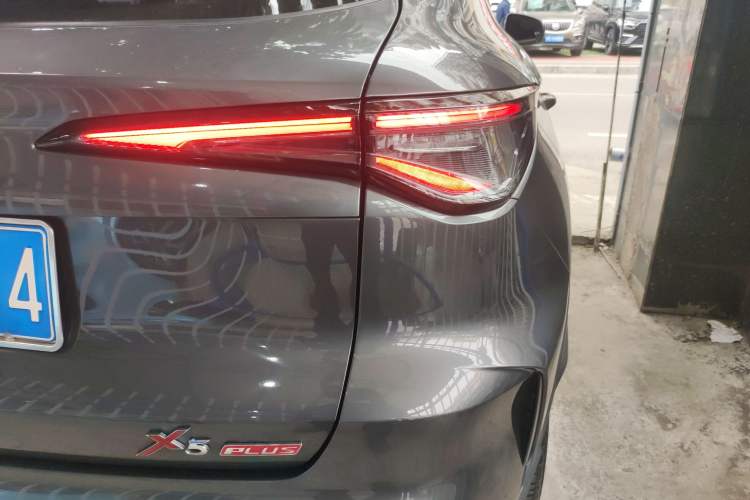 Used CHANGAN OSHAN X5 PLUS 2023 Revised 1.5T DCT Pioneer Edition Exterior 3