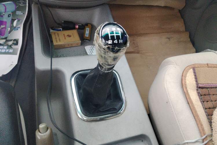 Used FORTHING Lingzhi 2016 V3 1.5L 7-Seater Comfort Model China V Standard Gear Lever