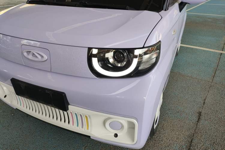 Used Chery QQ Ice Cream 2022 170km Sundae Phosphate Lithium-Ion