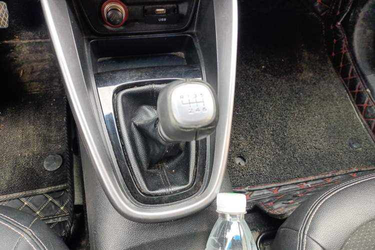 Used Baojun 510 2017 1.5L Manual Fashion Model Gear Lever