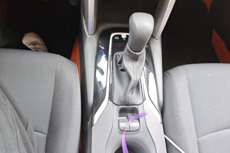 Used Toyota Corolla Cross 2024 2.0L Smart Electric Hybrid Dual-Engine Elite Edition Gear Lever