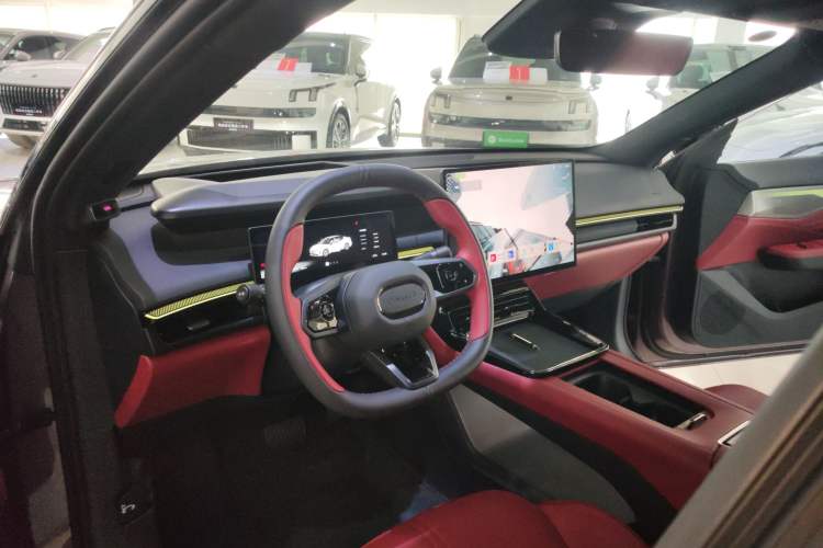 Used Lynk & Co 07 2026 Model 126 Long-Range Ultra H7 Center Console