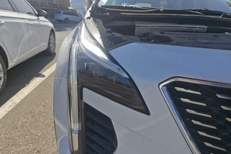 Used Cadillac XT4 2021 28T Two-Wheel Drive Luxury Version
