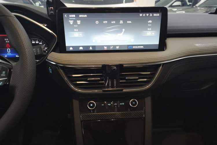 Used Ford Escape 2024 EcoBoost 245 Two-Wheel-Drive Titanium Edition Audio And AC Panel