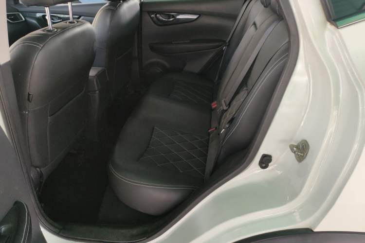 Used Nissan Qashqai 2017 2.0L CVT Elite Edition China V Standard Left Rear Seat