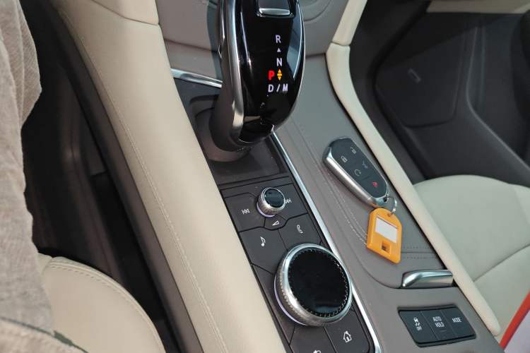 Used Cadillac XT6 2022 2.0T Six-Seater Four-Wheel Drive Luxury Version
