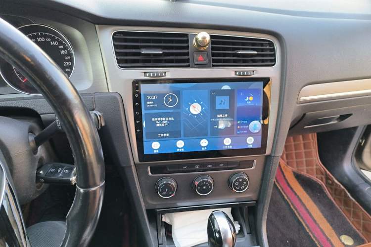 Used Volkswagen Golf 2016 1.6L Automatic Comfort Model Audio And AC Panel