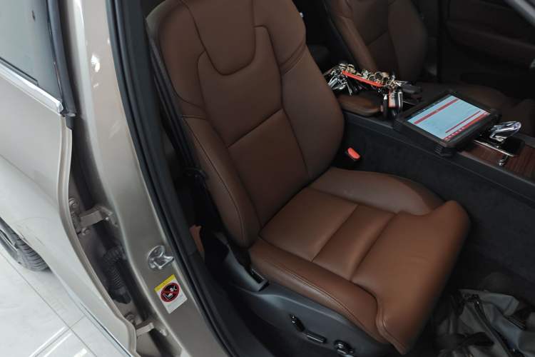 Used Volvo XC60 2025 B5 Four-Wheel Drive Smart & Advanced Luxury Edition