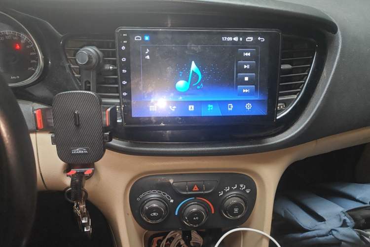 Used Fiat Viaggio 2012 1.4T Manual Enjoyment Edition Audio And AC Panel