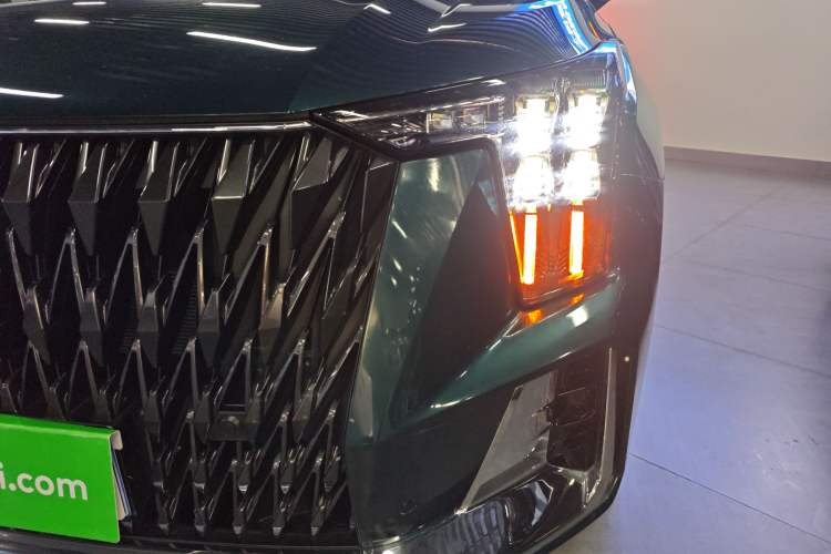 Used GAC Trumpchi GS8 2022 Double-Energy Series 2.0TM Two-Wheel Drive Prestige Edition (6 Seats) Left Front Headlight