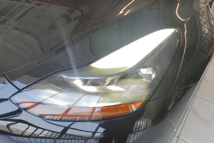 Used Tesla Model Y 2021 Standard Range Rear-Wheel Drive Version Left Front Headlight