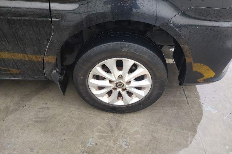 Used FORTHING Lingzhi 2018 M5L 1.6L 7-Seater Luxury Model Right Front Wheel Hub