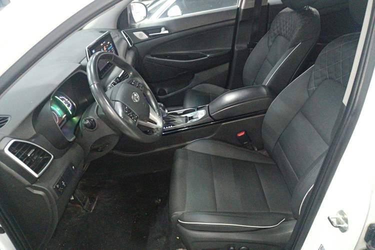Used Hyundai Tucson 2019 280TGDi Dual-Clutch Two-Wheel Drive Fashion Edition China V Standard Left Front Seat