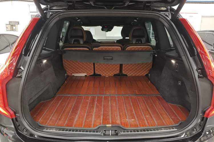 Used Volvo XC90 2021 B5 SmartDrive Luxury Edition 5-seater Trunk