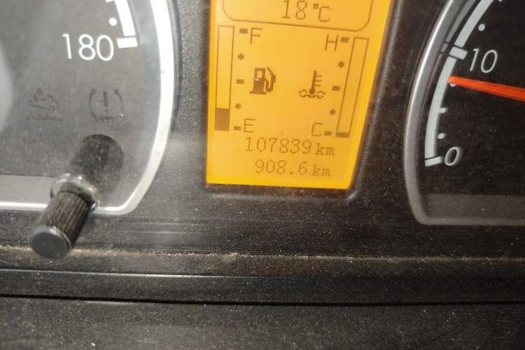 Used Dongfeng Yufeng 2021 2.3T Power King Front-Drive Logistics Van Long Wheelbase High Roof 6-9 Seats China VI Standard M9T Odometer Close Up